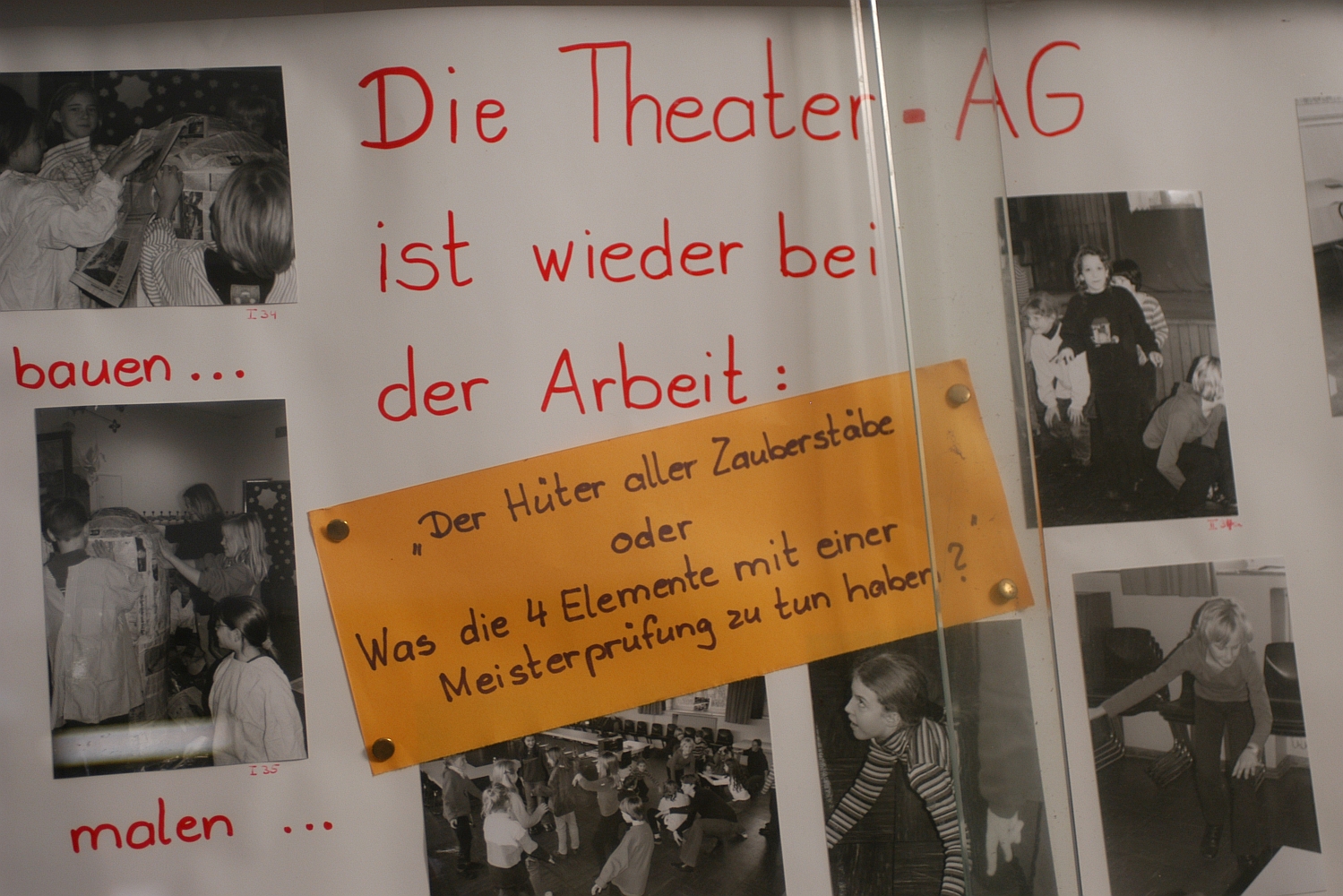 Plakat einer Theater-AG von 2004